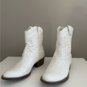 Pistola White Textured Ankle Booties